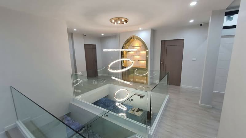 ให้เช่าบ้านเดี่ยวหลังใหญ่ ซอยรัชดา 32 ( 5 ห้องนอน พร้อมเฟอร์นิเจอร์ ) ตกแต่งModern, กรุงเทพ, ลาดพร้าว, กรุงเทพ, 350 ตร.ม., บ้านเดี่ยว ให้เช่า, โดย คุณ เอิร์ธ, 500271748 - DDproperty.com