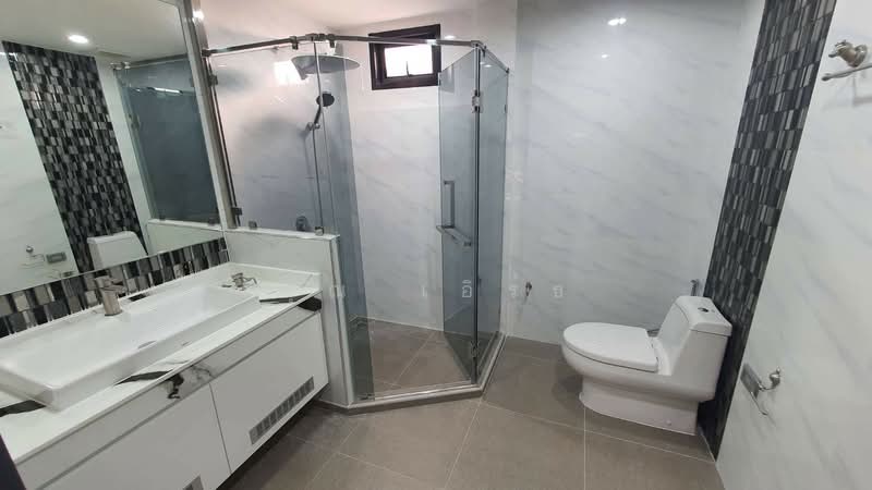 ให้เช่าบ้านเดี่ยวหลังใหญ่ ซอยรัชดา 32 ( 5 ห้องนอน พร้อมเฟอร์นิเจอร์ ) ตกแต่งModern, Bangkok, Lat Phrao, Bangkok, 5 Bedrooms, 350 sqm, Single Detached House For Rent, by คุณ เอิร์ธ, 500271748 - DDproperty.com