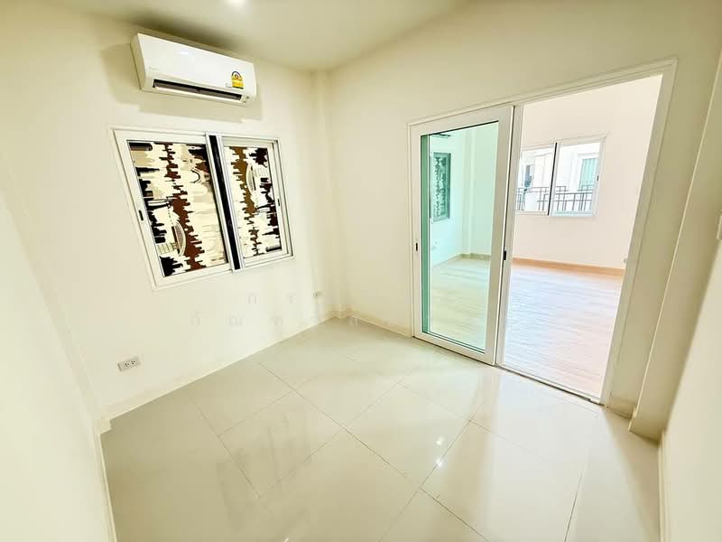 The Passage Ramintra-Khubon, Bangkok, Khubon Road, Bang Chun, Khlong Sam Wa, Bangkok, 4 Bedrooms, 90 sqm, Townhouse For Sale, by กรณวัสส์ กัณฑวัสส์วงส์, 500271805 - DDproperty.com