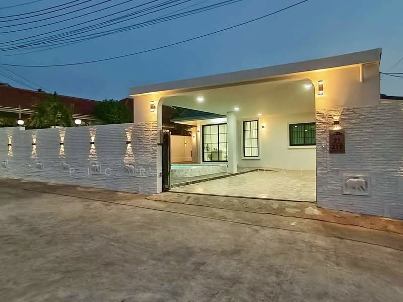 Luxury Pool Villa for Sale Khao Noi East Pattaya, Chon Buri (Pattaya), Bang Lamung, Bang Lamung (Pattaya), Chon Buri (Pattaya), 4 Bedrooms, 220 sqm, Villa For Sale, by PLC real estate, 500271828 - DDproperty.com