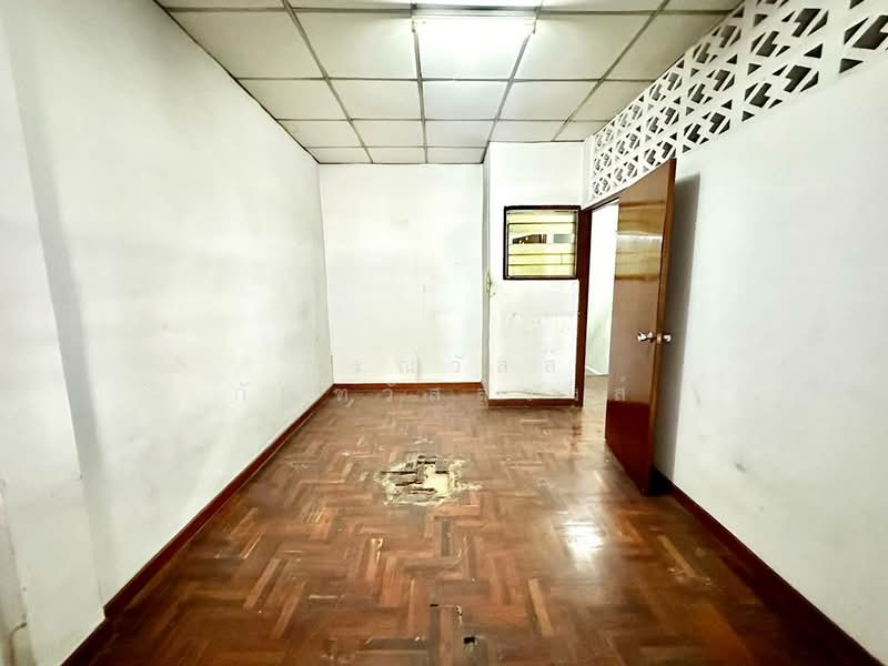 ขาย ทาวน์เฮ้าส์ หมู่บ้านจรัญวิลล่า 1 ซอยจรัญสนิทวงศ์ 37, Bangkok, Bang Khun Sri, Bangkok Noi, Bangkok, 3 Bedrooms, 90 sqm, Townhouse For Sale, by กรณวัสส์ กัณฑวัสส์วงส์, 500271863 - DDproperty.com