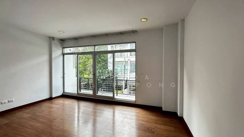 Baanklangmuang Urbanion Ladprao 71, Bangkok, Lat Phrao, Lat Phrao, Bangkok, 3 Bedrooms, 167 sqm, Townhouse For Sale, by Wipada Leelerdpong, 500271866 - DDproperty.com