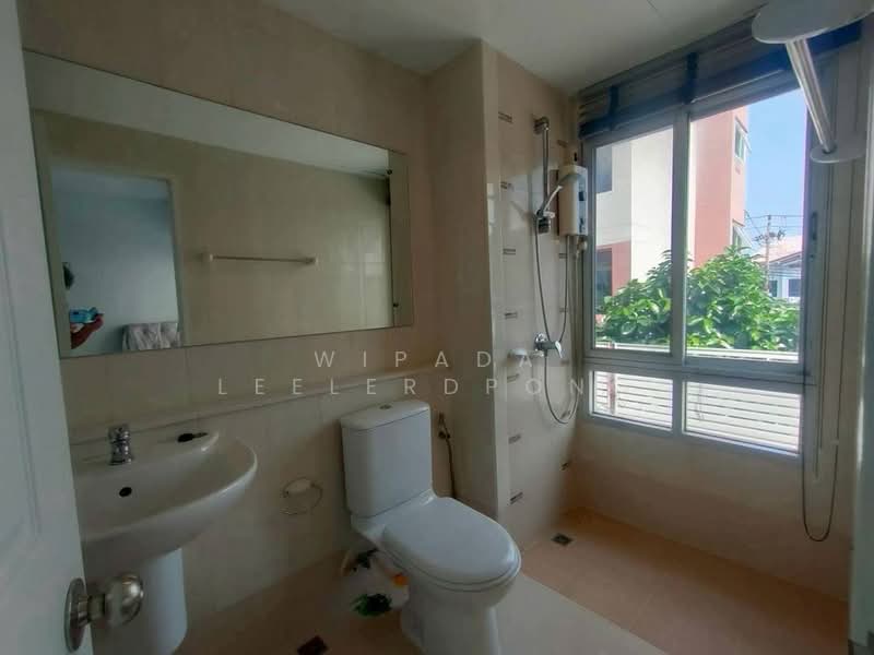 Baanklangmuang Urbanion Ladprao 71, Bangkok, Lat Phrao, Lat Phrao, Bangkok, 3 Bedrooms, 167 sqm, Townhouse For Sale, by Wipada Leelerdpong, 500271866 - DDproperty.com