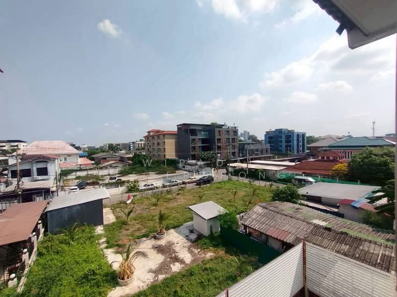 Baanklangmuang Urbanion Ladprao 71, Bangkok, Lat Phrao, Lat Phrao, Bangkok, 3 Bedrooms, 167 sqm, Townhouse For Sale, by Wipada Leelerdpong, 500271866 - DDproperty.com