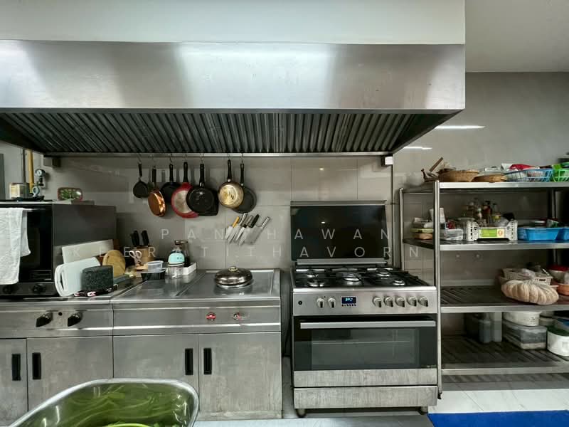 บ้านเดี่ยว 2 ชั้น ซอยมิตรอนันต์ ใกล้รถไฟสามเสน, Bangkok, Phaya Thai, Phaya Thai, Bangkok, 5 Bedrooms, 400 sqm, Single Detached House For Sale, by Panthawan Keeratithavornanan, 500271906 - DDproperty.com