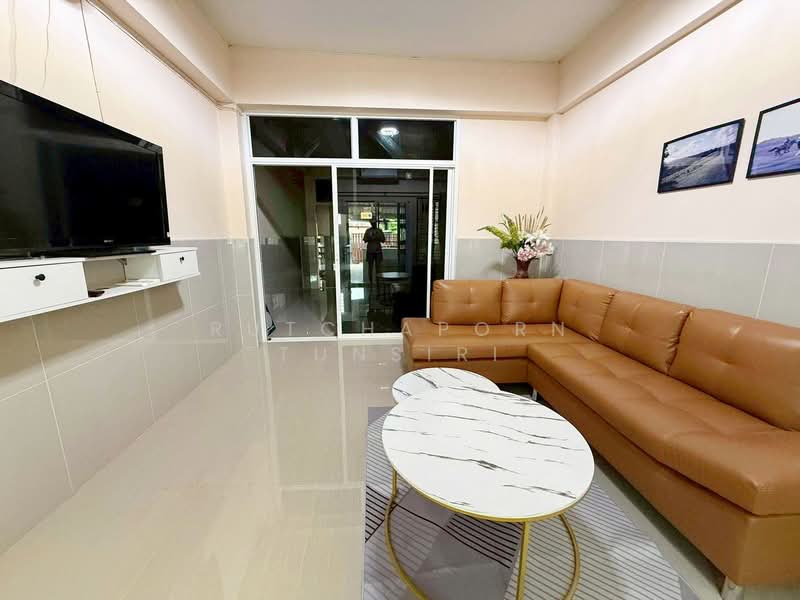 ให้เช่า - ทาวน์เฮ้าส์ให้เช่า – ใกล้ 89 พลาซ่า เพียง 5 นาที ค่าเช่า 15,000 บาท / เดือน รหัสทรัพย์ : No.15H859, เชียงใหม่