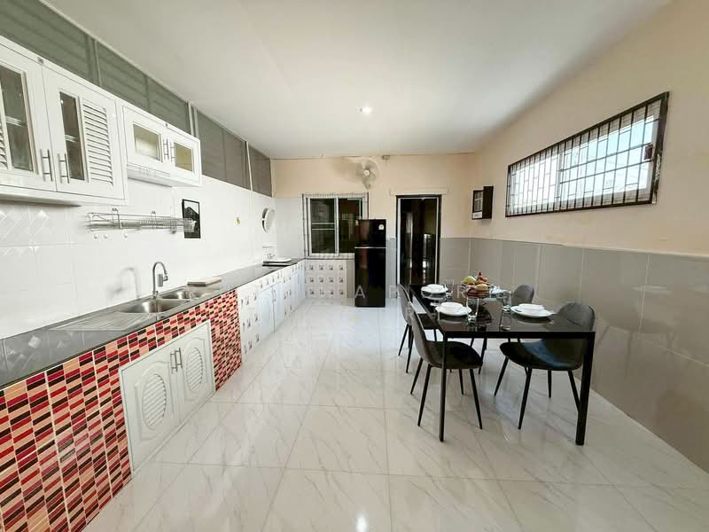 ทาวน์เฮ้าส์ให้เช่า – ใกล้ 89 พลาซ่า เพียง 5 นาที ค่าเช่า 15,000 บาท / เดือน รหัสทรัพย์ : No.15H859, Chiang Mai, Nong Hoi, Muang Chiang Mai, Chiang Mai, 3 Bedrooms, 100 sqm, Townhouse For Rent, by Rutchaporn Tunsiri, 500271977 - DDproperty.com