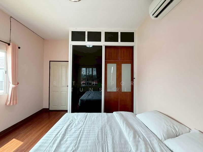 ทาวน์เฮ้าส์ให้เช่า – ใกล้ 89 พลาซ่า เพียง 5 นาที ค่าเช่า 15,000 บาท / เดือน รหัสทรัพย์ : No.15H859, Chiang Mai, Nong Hoi, Muang Chiang Mai, Chiang Mai, 3 Bedrooms, 100 sqm, Townhouse For Rent, by Rutchaporn Tunsiri, 500271977 - DDproperty.com