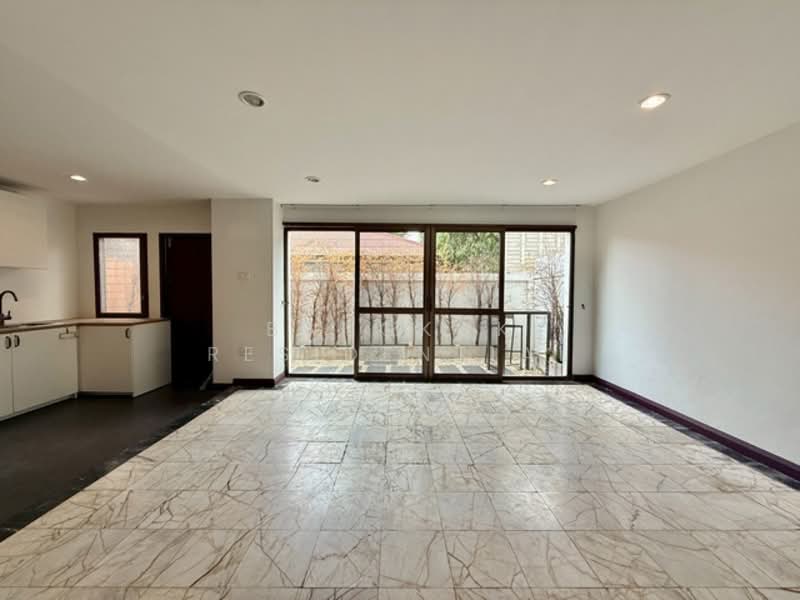 Leo Classic Place, Bangkok, Khlong Tan Nua, Watthana, Bangkok, 3 Bedrooms, 250 sqm, Townhouse For Rent, by Bangkok Residential, 500271979 - DDproperty.com