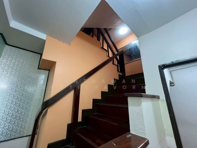 ให้เช่าด่วน ทาวน์โฮม 3 ชั้น ใกล้โรงพยาบาลวิชัยยุทธ์ ตรงข้ามโลตัส, Bangkok, Phaya Thai, Phaya Thai, Bangkok, 3 Bedrooms, 220 sqm, Townhouse For Rent, by Panthawan Keeratithavornanan, 500271981 - DDproperty.com