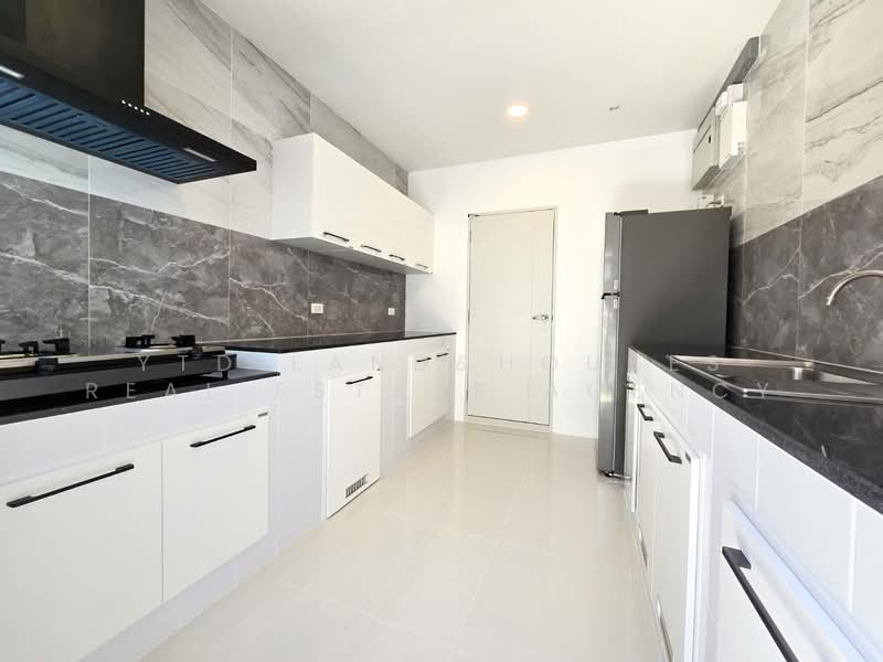 Centro Bangna, Samut Prakan, 111 Soi 3, Bang Kaeo, Bang Plee, Samut Prakan, 4 Bedrooms, 303 sqm, Single Detached House For Rent, by YTD Land&houses Real Estate Agency, 500272059 - DDproperty.com