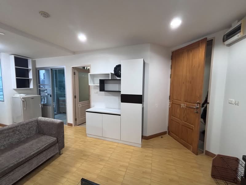 เดอะ สเตชั่น สาทร-บางรัก คอนโดมิเนียม, กรุงเทพ, 109 ถนนเจริญกรุง 65 แขวงยานนาวา เขตสาทร จังหวัดกรุงเทพมหานคร, ยานนาวา, สาทร, กรุงเทพ, 50 ตร.ม., คอนโด ขาย, โดย หริรักษ์ ตั้งติรวัฒน์, 500272089 - DDproperty.com