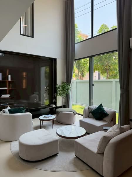 ปรีชา รามคำแหง-กรุงเทพกรีฑา, Bangkok, Khlong Song Ton Nun, Lat Krabang, Bangkok, 4 Bedrooms, 400 sqm, Single Detached House For Sale, by ปภัชญา ธนัตถ์ภรณ์, 500272118 - DDproperty.com