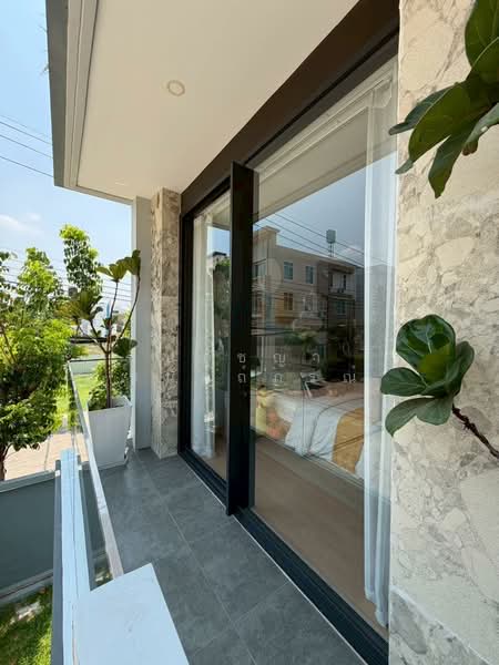 ปรีชา รามคำแหง-กรุงเทพกรีฑา, Bangkok, Khlong Song Ton Nun, Lat Krabang, Bangkok, 4 Bedrooms, 400 sqm, Single Detached House For Sale, by ปภัชญา ธนัตถ์ภรณ์, 500272118 - DDproperty.com