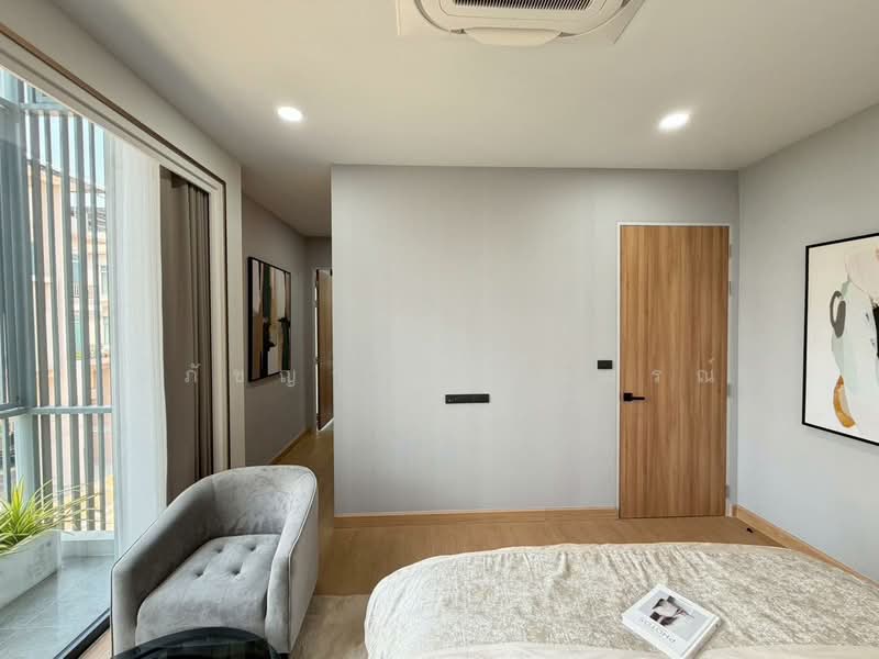 ปรีชา รามคำแหง-กรุงเทพกรีฑา, Bangkok, Khlong Song Ton Nun, Lat Krabang, Bangkok, 4 Bedrooms, 400 sqm, Single Detached House For Sale, by ปภัชญา ธนัตถ์ภรณ์, 500272118 - DDproperty.com