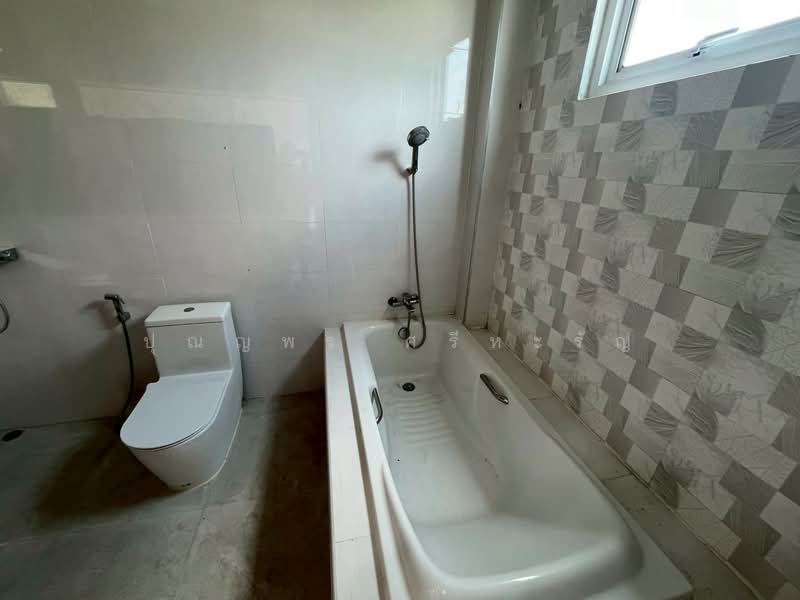 ขายบ้านเดี่ยว 2 ชั้น ถนนรังสิต-นครนายก คลอง 12, Pathum Thani, Nong Sam Wang, Nong Sua, Pathum Thani, 7 Bedrooms, 550 sqm, Single Detached House For Sale, by ปุณญพร ศรีหะรัญ, 500272166 - DDproperty.com