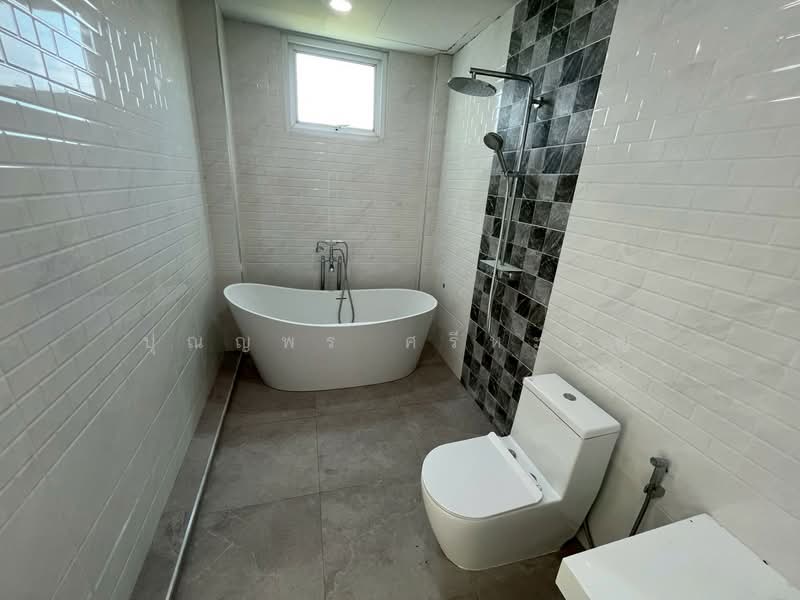 ขายบ้านเดี่ยว 2 ชั้น ถนนรังสิต-นครนายก คลอง 12, Pathum Thani, Nong Sam Wang, Nong Sua, Pathum Thani, 7 Bedrooms, 550 sqm, Single Detached House For Sale, by ปุณญพร ศรีหะรัญ, 500272166 - DDproperty.com