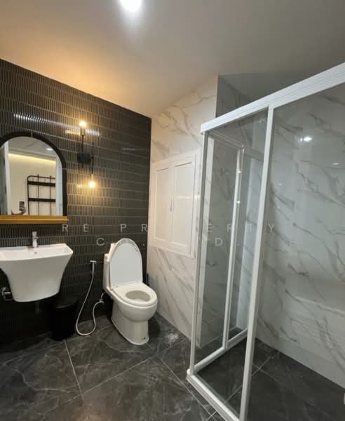 Tai Ping Towers, Bangkok, 582 Soi Sukhumvit 63, Khlong Tan Nua, Watthana, Bangkok, 2 Bedrooms, 102 sqm, Condo For Rent, by RE PROPERTY CO.,LTD., 500272187 - DDproperty.com