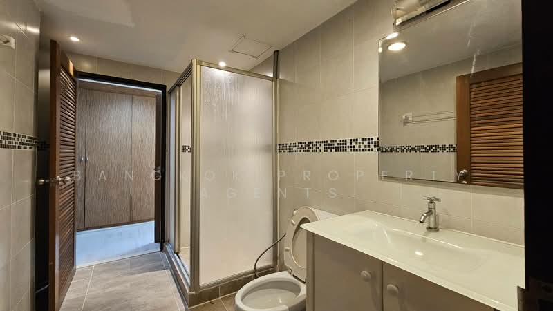 Royal Castle Sukhumvit, Bangkok, 30 Soi Sukhumvit 39, Khlongtoei Nua, Watthana, Bangkok, 3 Bedrooms, 160 sqm, Condo For Rent, by BANGKOK PROPERTY AGENTS, 500272195 - DDproperty.com
