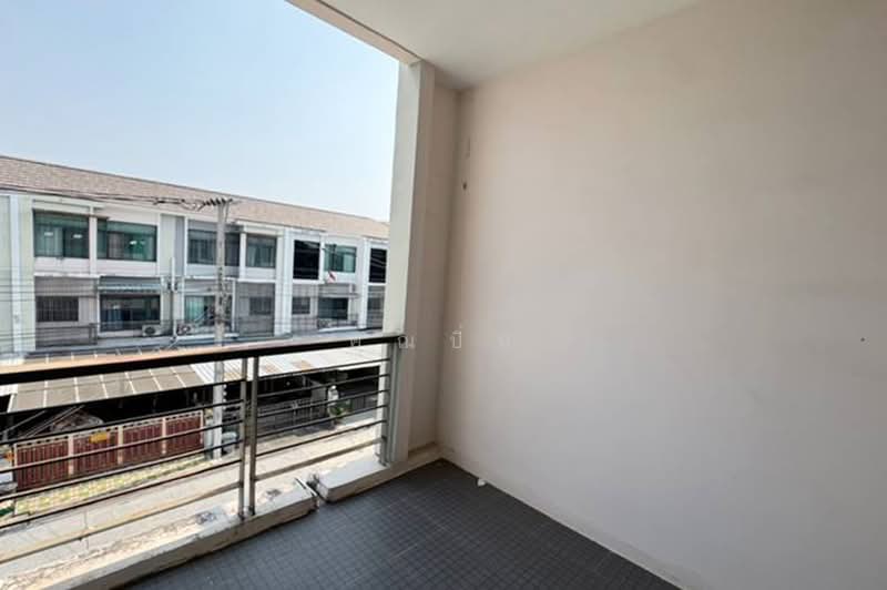 The Metro Pattanakarn-Srinakarin, Bangkok, Soi On Nut 80 Yak 5, Prawet, Bangkok, 3 Bedrooms, 180 sqm, Townhouse For Sale, by คุณปิ่น , 500272203 - DDproperty.com