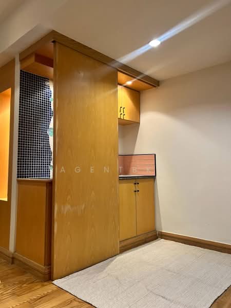State Tower, Bangkok, 1055 Silom Road, Silom, Bang Rak, Bangkok, 1 Bedroom, 68 sqm, Condo For Rent, by Agentbkk, 500272259 - DDproperty.com