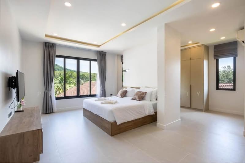 7R1014 Pool villa for rent 5 bedroom 5 bathroom 150,000/month at rawai have fully furnished, Phuket, Rawai, Muang Phuket, Phuket, 5 Bedrooms, 450 sqm, Villa For Rent, by PK LIFE Property, 500272322 - DDproperty.com