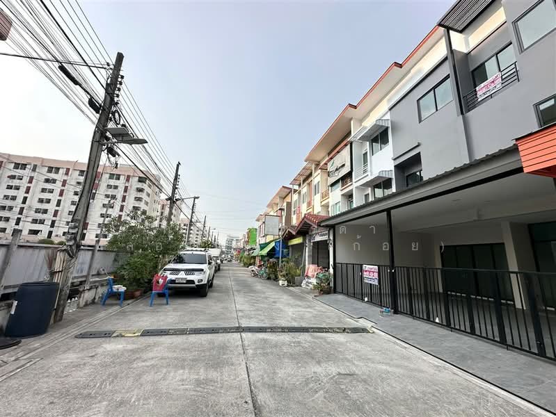 ทาวน์โฮม 3 ชั้น 33 ตร.ว. ทาวน์โฮม ใกล้ตลาดถนอมมิตร ถนนวัชรพล (ถนอมมิตร), Bangkok, ถนนวัชรพล, Tha Rang, Bang Khen, Bangkok, 4 Bedrooms, 180 sqm, Townhouse For Sale, by คุณ ปารดา พลอยแดง (ก้อย), 500272334 - DDproperty.com
