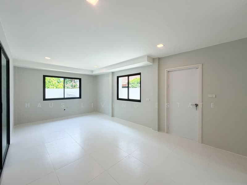 Ladawan Pinklao-Borommaratchachonnani, Bangkok, Borommaratchachonnani Road, Sala Thammasop, Thawi Watthana, Bangkok, 4 Bedrooms, 348 sqm, Single Detached House For Sale, by Haus Living Estate, 500272339 - DDproperty.com