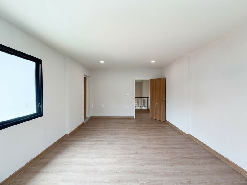 Ladawan Pinklao-Borommaratchachonnani, Bangkok, Borommaratchachonnani Road, Sala Thammasop, Thawi Watthana, Bangkok, 4 Bedrooms, 348 sqm, Single Detached House For Sale, by Haus Living Estate, 500272339 - DDproperty.com