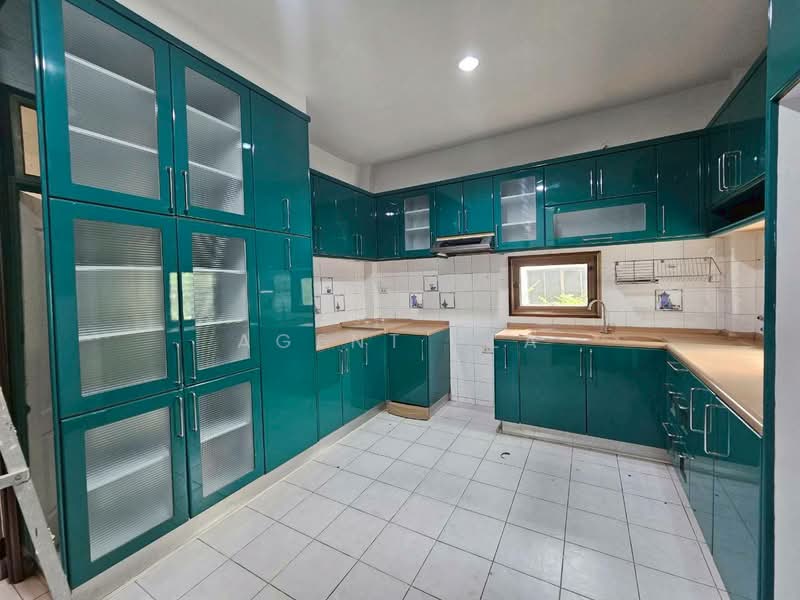 2-story detached house for rent in a prime location, Suan Nakarin Village (SPSAD3951), Bangkok, Nong Bon, Prawet, Bangkok, 4 Bedrooms, 400 sqm, Single Detached House For Rent, by Agent Pla, 500272341 - DDproperty.com