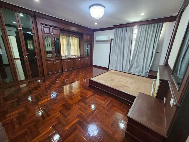 2-story detached house for rent in a prime location, Suan Nakarin Village (SPSAD3951), Bangkok, Nong Bon, Prawet, Bangkok, 4 Bedrooms, 400 sqm, Single Detached House For Rent, by Agent Pla, 500272341 - DDproperty.com