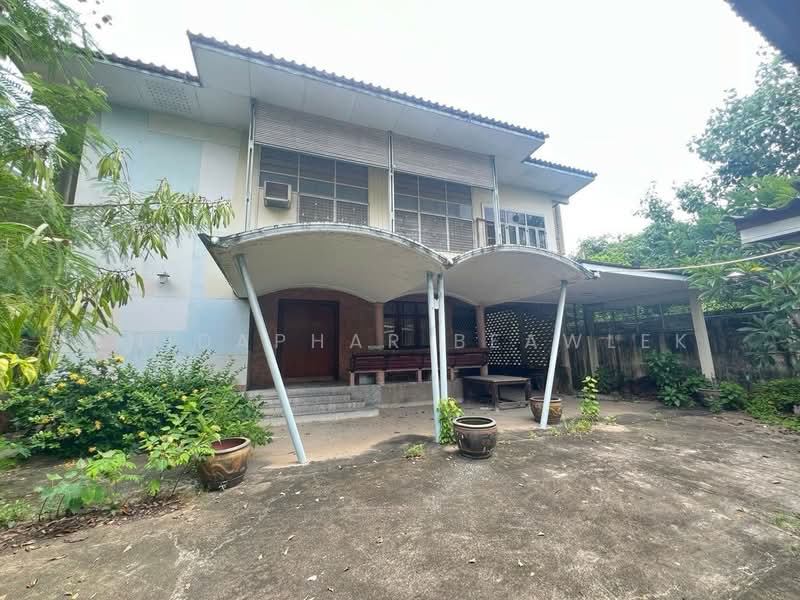 Land for Sale Sukhumvit Soi 40–42 (Soi Saman Chan) (Ekkamai–Thonglor), Bangkok, สุขุมวิท, Khlong Tan Nua, Watthana, Bangkok, , 1,352 sqm, Land For Sale, by Chidaphar Beawlek, 500272361 - DDproperty.com