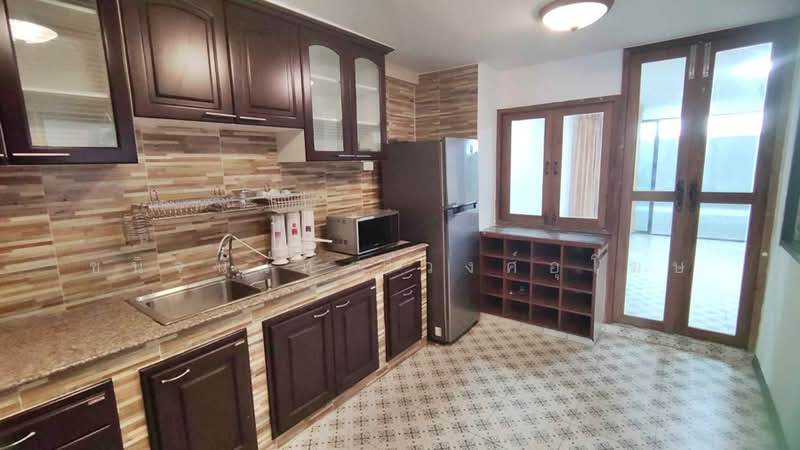 Commercial Building 370 sqm in Thonglor 20 Ekkamai 21, Bangkok, ทองหล่อ 20, Khlong Tan Nua, Watthana, Bangkok, , 370 sqm, Shophouse For Rent, by Chanitnun Mewongukote, 500272411 - DDproperty.com