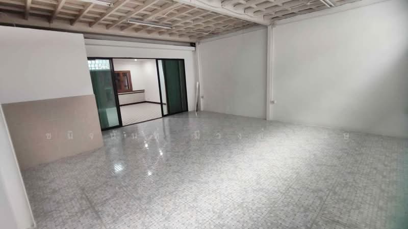 Commercial Building 370 sqm in Thonglor 20 Ekkamai 21, Bangkok, ทองหล่อ 20, Khlong Tan Nua, Watthana, Bangkok, , 370 sqm, Shophouse For Rent, by Chanitnun Mewongukote, 500272411 - DDproperty.com