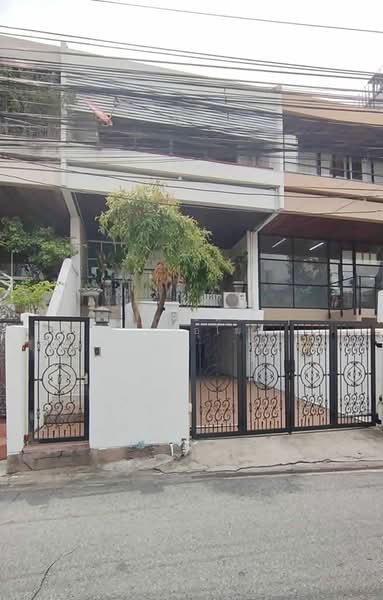 Commercial Building 370 sqm in Thonglor 20 Ekkamai 21, Bangkok, ทองหล่อ 20, Khlong Tan Nua, Watthana, Bangkok, , 370 sqm, Shophouse For Rent, by Chanitnun Mewongukote, 500272411 - DDproperty.com