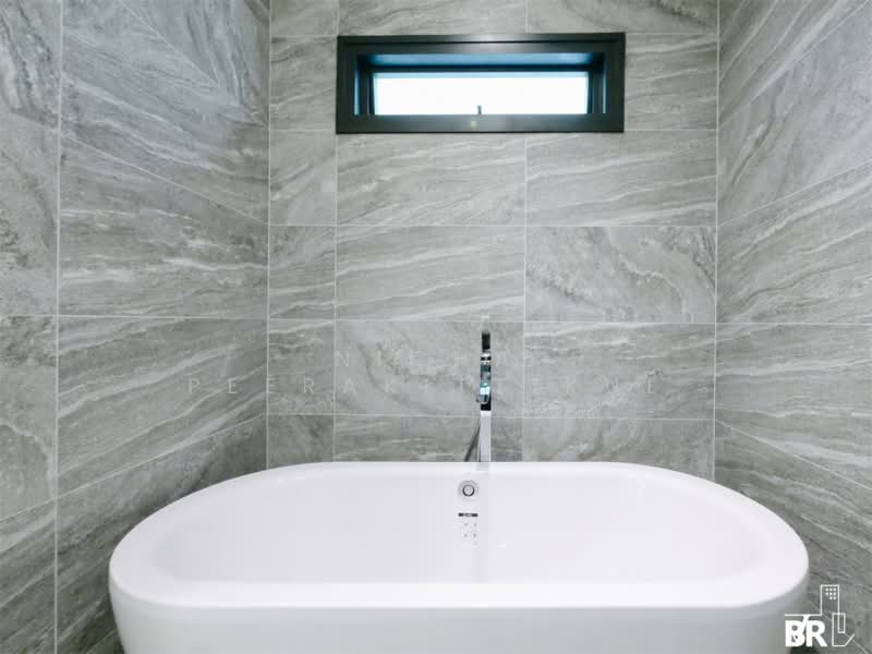 The Esse Sukhumvit 36, Bangkok, Soi Sukhumvit 36, Sukhumvit Road, Phra Kanong, Khlong Toei, Bangkok, 3 Bedrooms, 124 sqm, Condo For Rent, by Nicha Peerakittikul, 500272418 - DDproperty.com