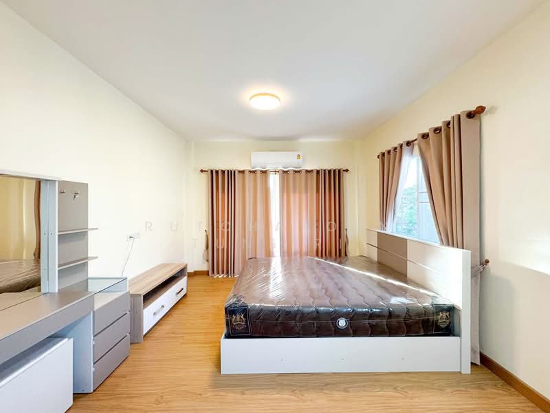 บ้านให้เช่า – ใกล้ตลาดแม่กวง เพียง 5 นาที ค่าเช่า 25,000 บาท / เดือน รหัสทรัพย์ : No.11H368, Chiang Mai, San Na Moeng, San Sai, Chiang Mai, 3 Bedrooms, 150 sqm, Single Detached House For Rent, by Rutchaporn Tunsiri, 500272446 - DDproperty.com