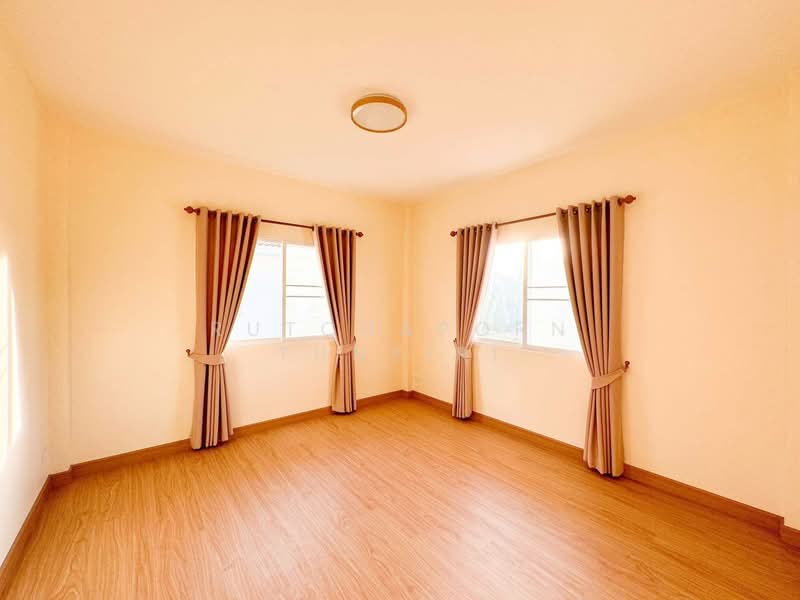 บ้านให้เช่า – ใกล้ตลาดแม่กวง เพียง 5 นาที ค่าเช่า 25,000 บาท / เดือน รหัสทรัพย์ : No.11H368, Chiang Mai, San Na Moeng, San Sai, Chiang Mai, 3 Bedrooms, 150 sqm, Single Detached House For Rent, by Rutchaporn Tunsiri, 500272446 - DDproperty.com