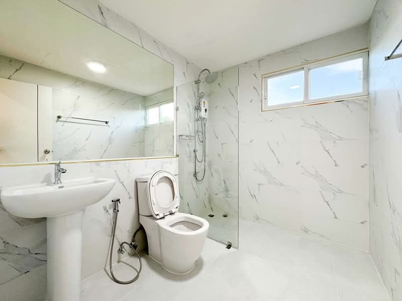 บ้านให้เช่า – ใกล้ตลาดแม่กวง เพียง 5 นาที ค่าเช่า 25,000 บาท / เดือน รหัสทรัพย์ : No.11H368, Chiang Mai, San Na Moeng, San Sai, Chiang Mai, 3 Bedrooms, 150 sqm, Single Detached House For Rent, by Rutchaporn Tunsiri, 500272446 - DDproperty.com