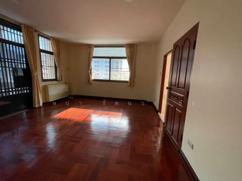 ทำเลซ.นนทรี 5 ให้เช่าทาวน์เฮ้าส์ 3 ชั้น มุม บ้านพร้อมอยู่ พื้นที่ใช้สอยเยอะ ระเบียงกว้าง, Bangkok, นนทรี, Chong Nonsi, Yan Nawa, Bangkok, 4 Bedrooms, 250 sqm, Townhouse For Rent, by บุษบา รัตนวงษ์ชัย, 500272479 - DDproperty.com