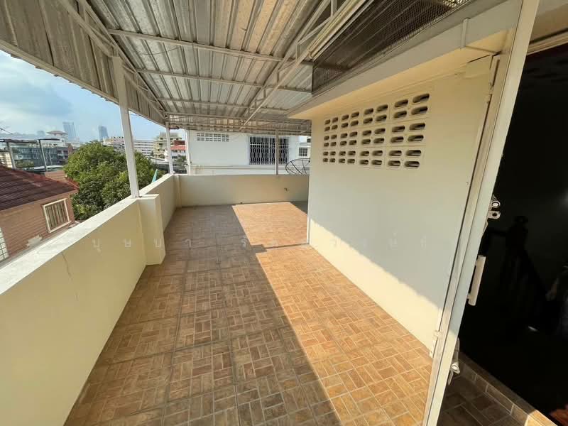 ทำเลซ.นนทรี 5 ให้เช่าทาวน์เฮ้าส์ 3 ชั้น มุม บ้านพร้อมอยู่ พื้นที่ใช้สอยเยอะ ระเบียงกว้าง, Bangkok, นนทรี, Chong Nonsi, Yan Nawa, Bangkok, 4 Bedrooms, 250 sqm, Townhouse For Rent, by บุษบา รัตนวงษ์ชัย, 500272479 - DDproperty.com