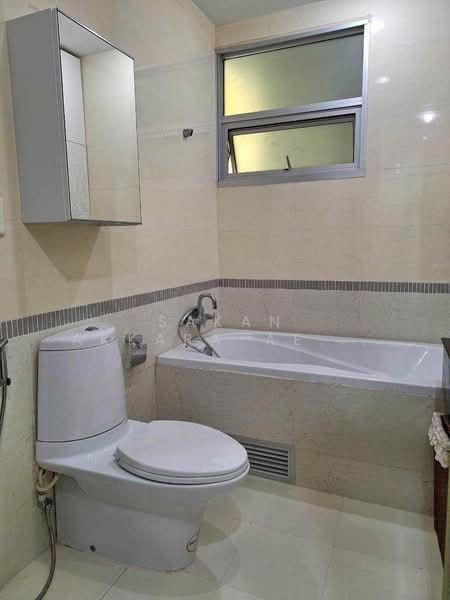 Baan Klang Krung Siam-Pathumwan, Bangkok, Petchburi Road, Thanon Phetchaburi, Ratchathewi, Bangkok, 2 Bedrooms, 67 sqm, Condo For Rent, by Sakan Akkara-aektalin, 500272481 - DDproperty.com
