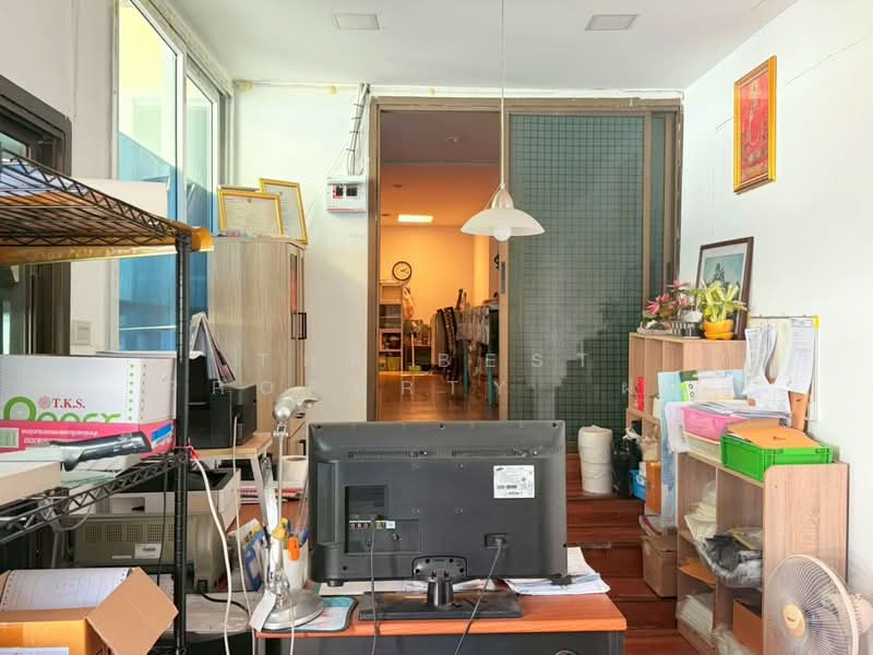 หมู่บ้านนนทมิตร2 ราษฎร์พัฒนา31, Bangkok, Rat Phatthana, Saphan Sung, Bangkok, 6 Bedrooms, 130 sqm, Townhouse For Sale, by The Best Property  ฝน, 500272482 - DDproperty.com