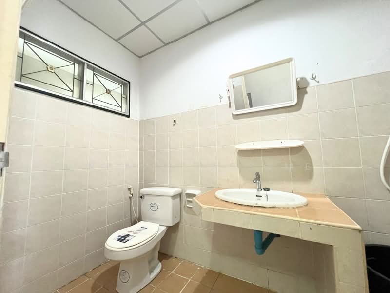 Baan Buathong 4, Nonthaburi, Ban Kluay-Sai Noi Road, Phimonrat, Bang Bua Thong, Nonthaburi, 2 Bedrooms, 100 sqm, Townhouse For Sale, by Punpapa Rassamee, 500272494 - DDproperty.com