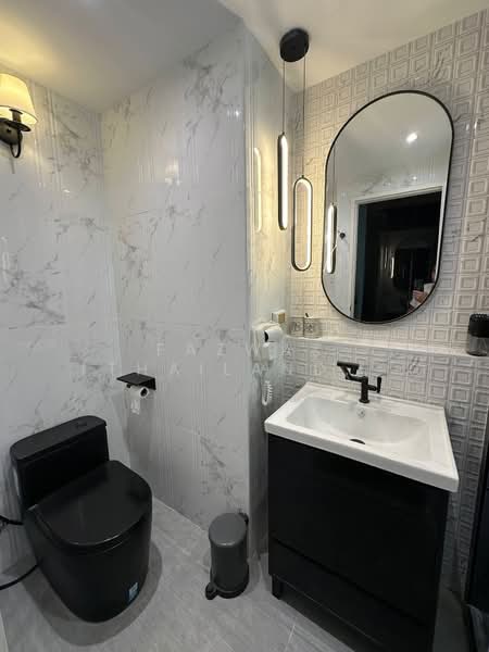 Life Ratchadapisek, Bangkok, 279 Ratchadapisaek Road, Huai Khwang, Huai Khwang, Bangkok, 2 Bedrooms, 65 sqm, Condo For Rent, by Fazwaz (Thailand) Co., Ltd., 500272510 - DDproperty.com