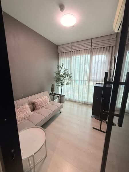 Life Ratchadapisek, Bangkok, 279 Ratchadapisaek Road, Huai Khwang, Huai Khwang, Bangkok, 2 Bedrooms, 65 sqm, Condo For Rent, by Fazwaz (Thailand) Co., Ltd., 500272510 - DDproperty.com