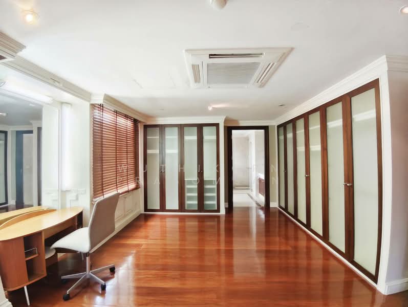 Las Colinas, Bangkok, Sukhumvit 21 Road, Khlongtoei Nua, Watthana, Bangkok, 4 Bedrooms, 700 sqm, Condo For Sale, by Wuthikorn Prasomsan, 500272576 - DDproperty.com
