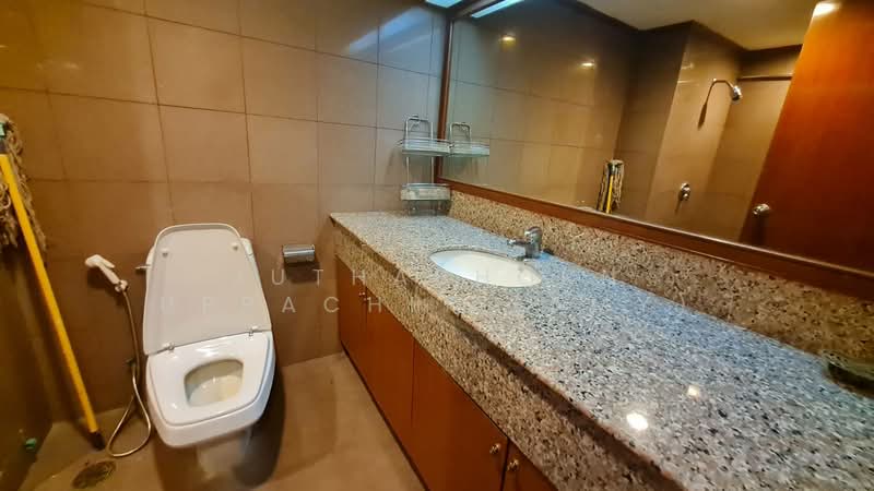 Lake Avenue Sukhumvit 16, Bangkok, Soi Sammitr Sukhumvit Road, Khlong Tan Nua, Watthana, Bangkok, 2 Bedrooms, 126 sqm, Condo For Rent, by Juthabhorn Uppachit (Amy), 500272715 - DDproperty.com