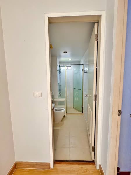 The Mark Ratchada-Airport Link, Bangkok, Chaturathit Road, Makkasan, Ratchathewi, Bangkok, 2 Bedrooms, 61 sqm, Condo For Rent, by Sompob Buaparungsri, 500272729 - DDproperty.com