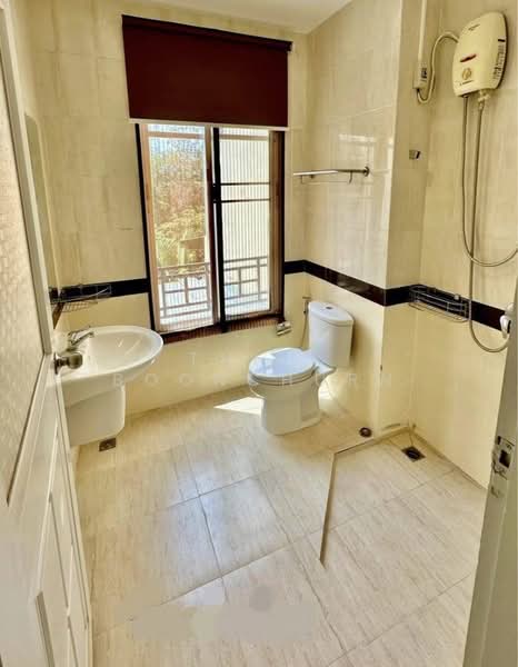 Baan Klang Krung Grande Vienna Rama 3, Bangkok, Rama 3 Road, Bang Pong Pang, Yan Nawa, Bangkok, 3 Bedrooms, 300 sqm, Townhouse For Rent, by Thiti Boonchurn, 500272759 - DDproperty.com